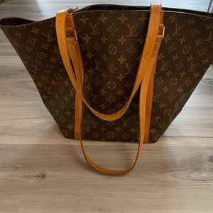 Louis Vuitton Sac Shopping Tote